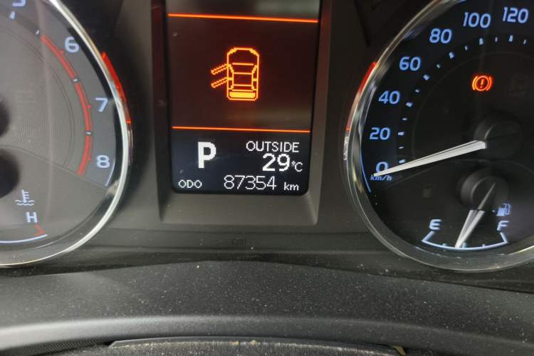Used Toyota Corolla 2018 1.2T S-CVT GL-i Zhihui Edition Odometer Close Up