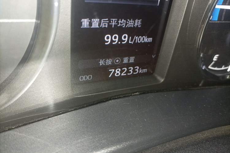 Used Toyota Corolla 2018 Dual-Engine 1.8L E-CVT Smart Edition Odometer Close Up