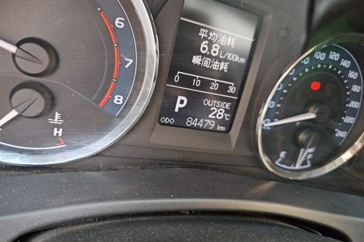 Used Toyota Corolla 2018 1.2T S-CVT GL-i Zhihui Edition Odometer Close Up