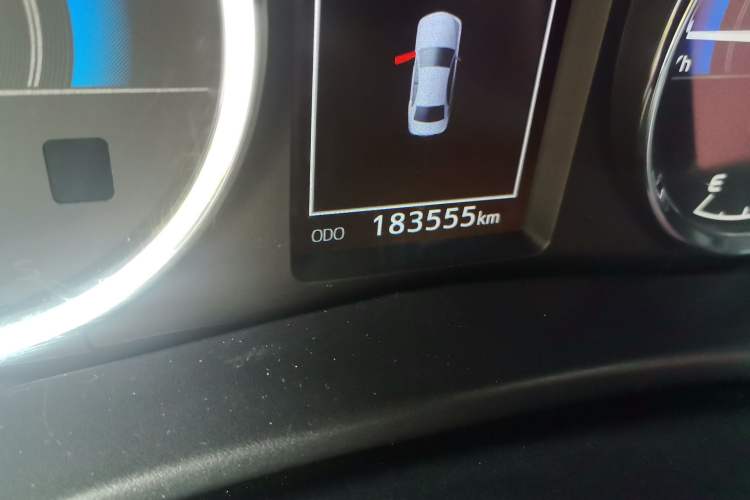 Used Toyota Corolla 2018 Dual-Engine 1.8L E-CVT Smart Edition Odometer Close Up