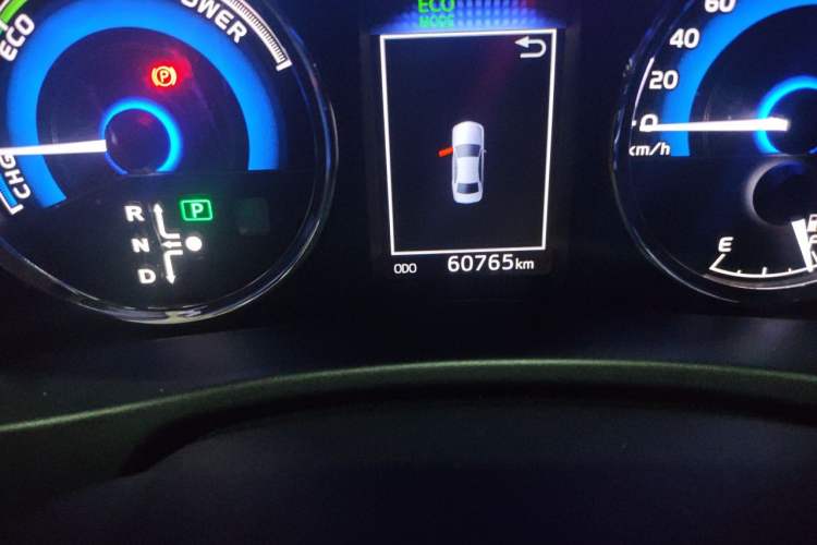 Used Toyota Corolla 2018 Dual-Engine 1.8L E-CVT Smart Edition Odometer Close Up