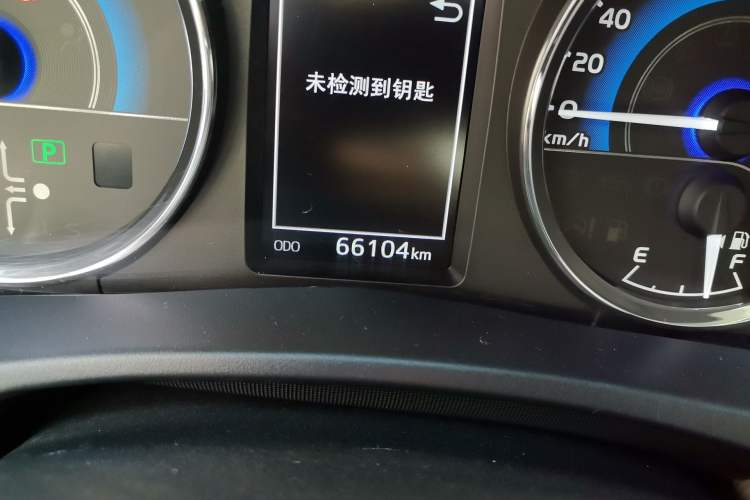 Used Toyota Corolla 2018 Dual-Engine 1.8L E-CVT Smart Edition Odometer Close Up