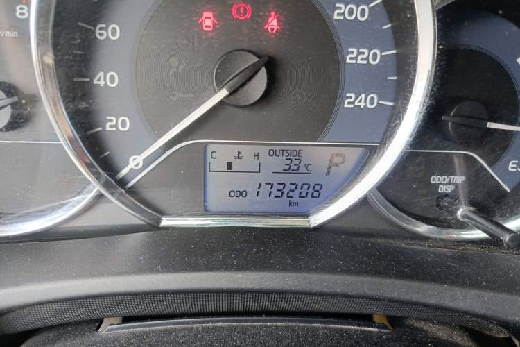 Used Toyota Corolla 2018 1.2T S-CVT GL Smart Enjoyment Version Odometer Close Up