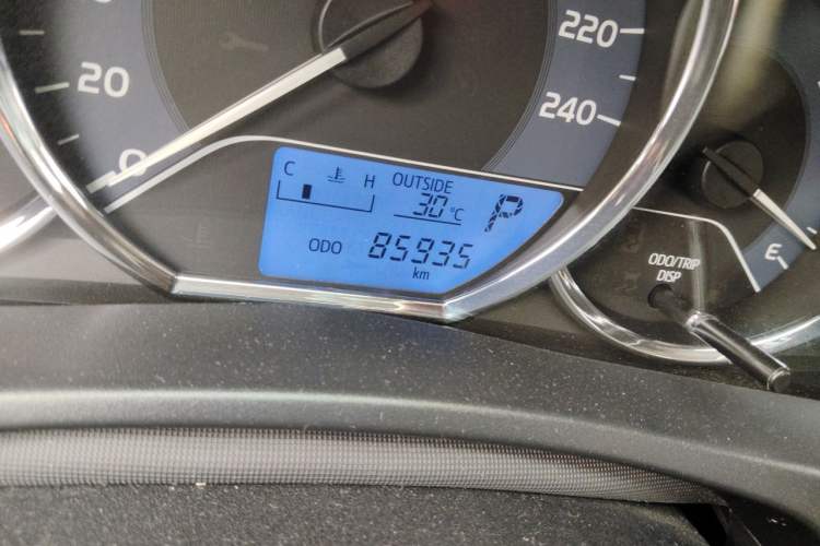 Used Toyota Corolla 2018 1.2T S-CVT GL Smart Enjoyment Version Odometer Close Up