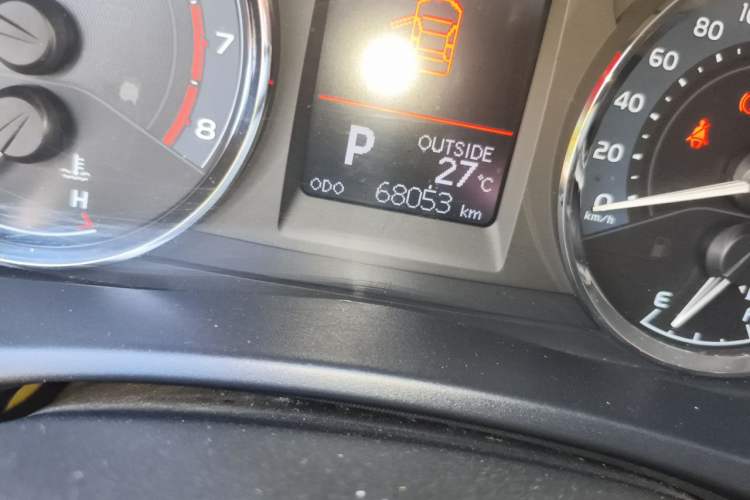 Used Toyota Corolla 2018 1.2T S-CVT GL-i Zhihui Edition Odometer Close Up