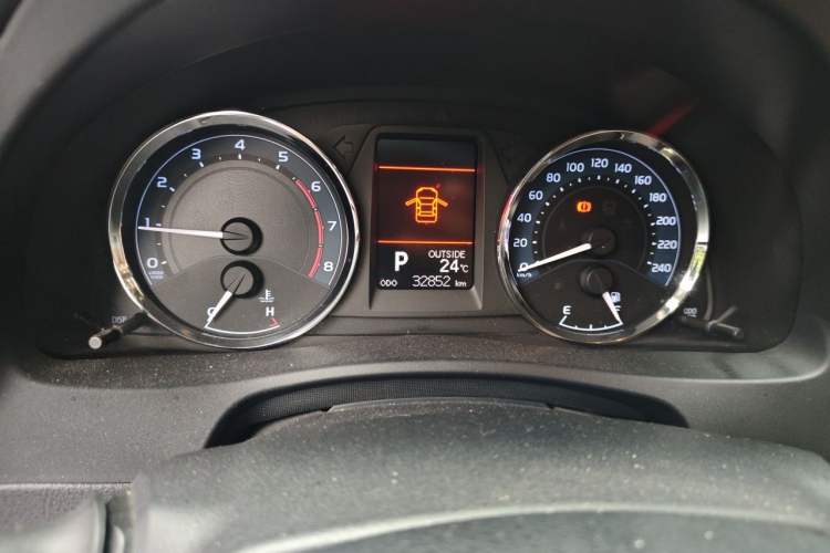 Used Toyota Corolla 2018 1.2T S-CVT GL-i Zhihui Edition Odometer Close Up