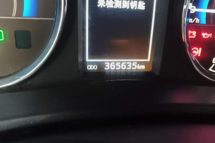 Used Toyota Corolla 2018 Dual-Engine 1.8L E-CVT Smart Edition Odometer Close Up