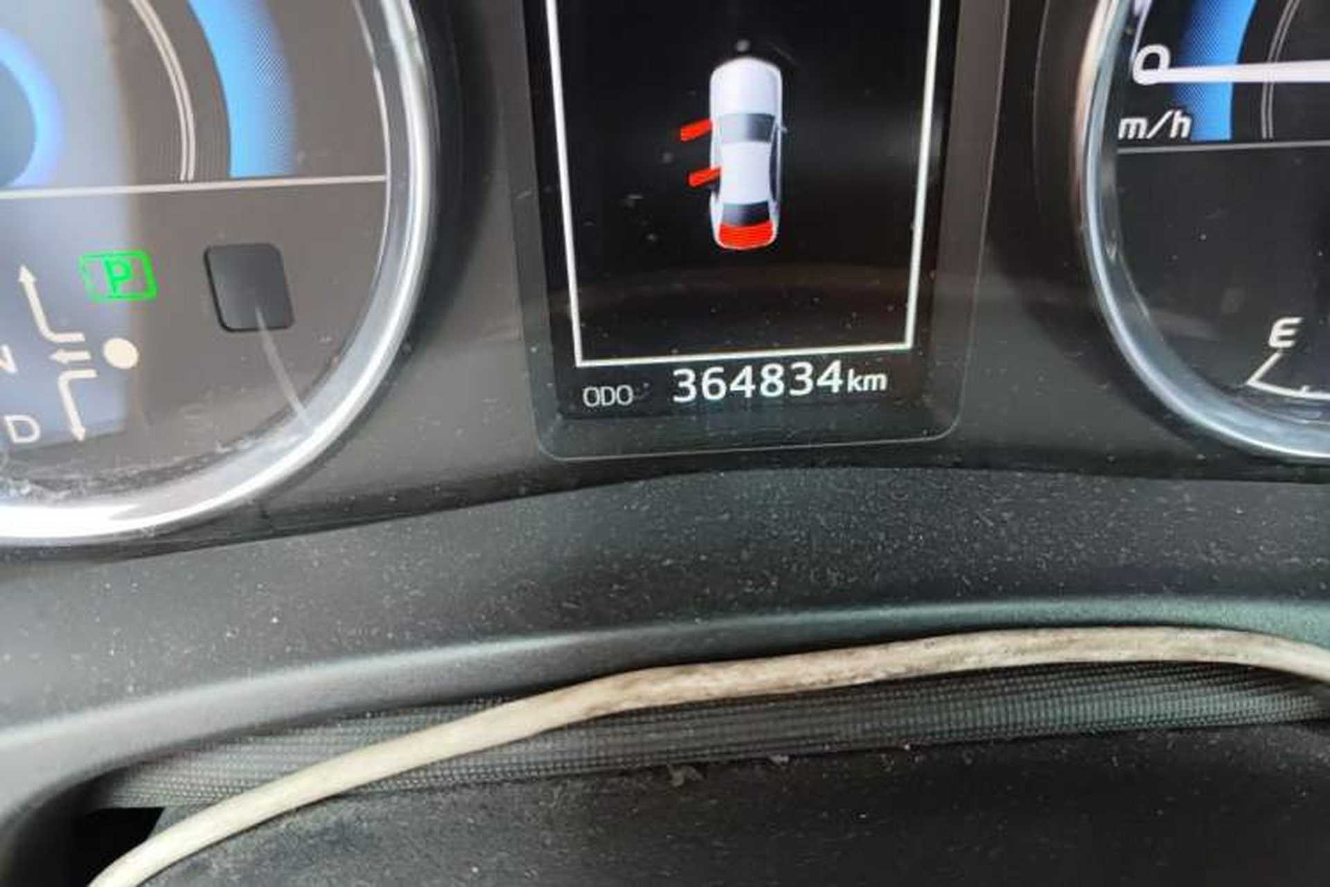Used Toyota Corolla 2018 Dual-Engine 1.8L E-CVT Smart Edition Odometer Close Up
