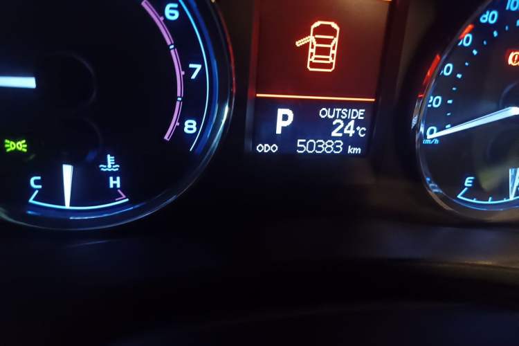 Used Toyota Corolla 2018 1.2T S-CVT GL-i Zhihui Edition Odometer Close Up