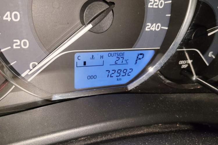 Used Toyota Corolla 2018 1.2T S-CVT GL Smart Enjoyment Version Odometer Close Up