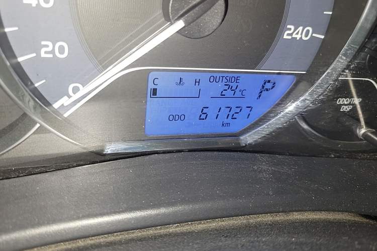 Used Toyota Corolla 2018 1.2T S-CVT GL Smart Enjoyment Version Odometer Close Up