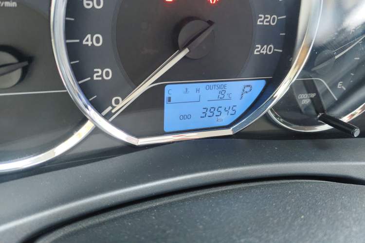 Used Toyota Corolla 2018 1.2T S-CVT GL Smart Enjoyment Version Odometer Close Up