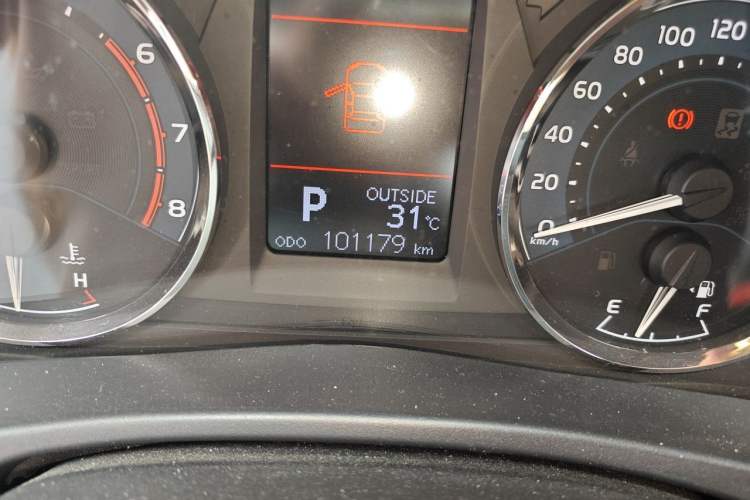 Used Toyota Corolla 2018 1.2T S-CVT GL-i Zhihui Edition Odometer Close Up