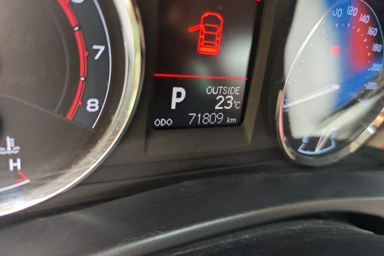 Used Toyota Corolla 2018 1.2T S-CVT GL-i Zhihui Edition Odometer Close Up