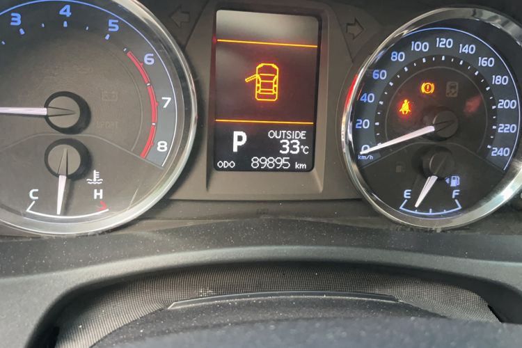 Used Toyota Corolla 2018 1.2T S-CVT GL-i Zhihui Edition Odometer Close Up
