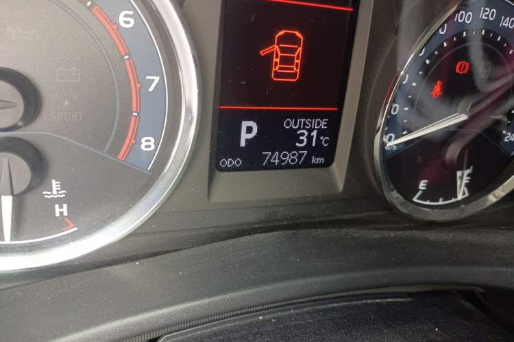 Used Toyota Corolla 2018 1.2T S-CVT GL-i Zhihui Edition Odometer Close Up
