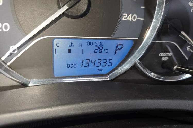 Used Toyota Corolla 2018 1.2T S-CVT GL Smart Enjoyment Version Odometer Close Up