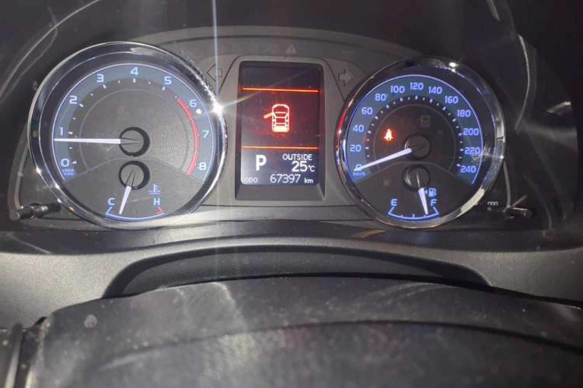 Used Toyota Corolla 2018 1.2T S-CVT GL-i Zhihui Edition Odometer Close Up