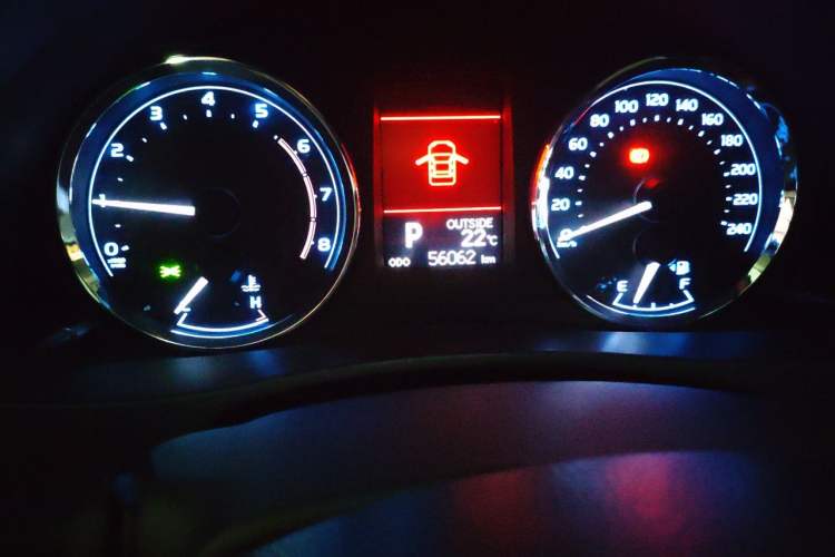 Used Toyota Corolla 2018 1.2T S-CVT GL-i Zhihui Edition Odometer Close Up