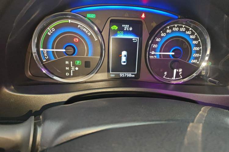Used Toyota Corolla 2018 Dual-Engine 1.8L E-CVT Smart Edition Odometer Close Up