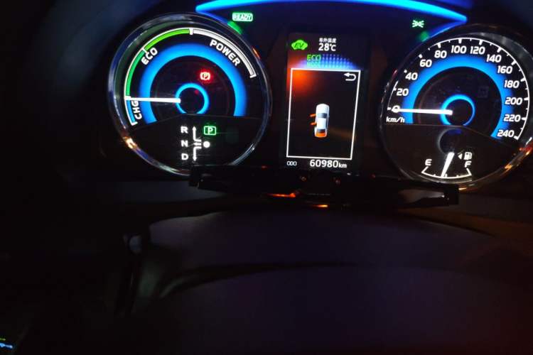 Used Toyota Corolla 2018 Dual-Engine 1.8L E-CVT Smart Edition Odometer Close Up
