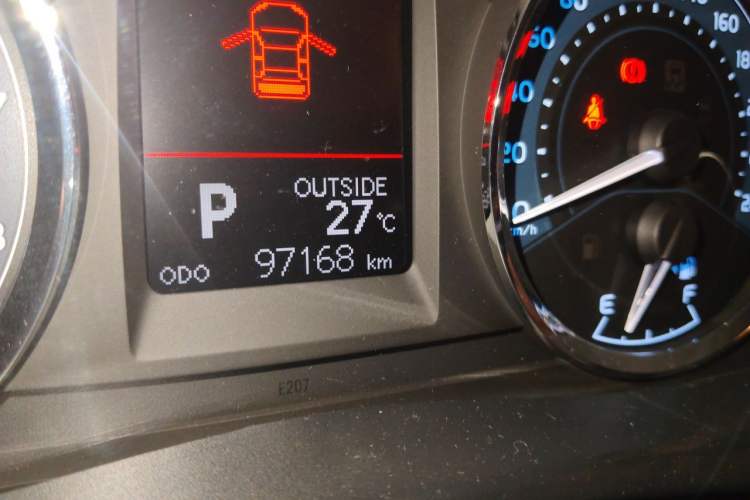 Used Toyota Corolla 2018 1.2T S-CVT GL-i Zhihui Edition Odometer Close Up
