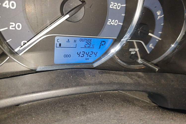 Used Toyota Corolla 2018 1.2T S-CVT GL Smart Enjoyment Version Odometer Close Up