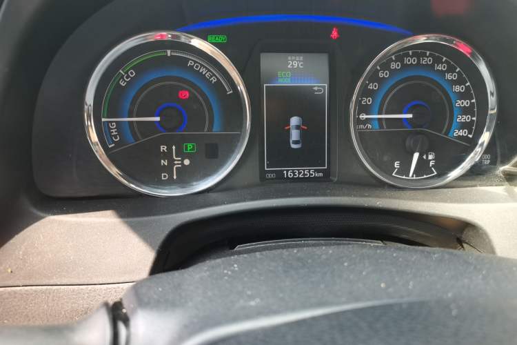 Used Toyota Corolla 2018 Dual-Engine 1.8L E-CVT Smart Edition Odometer Close Up