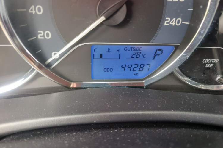 Used Toyota Corolla 2018 1.2T S-CVT GL Smart Enjoyment Version Odometer Close Up
