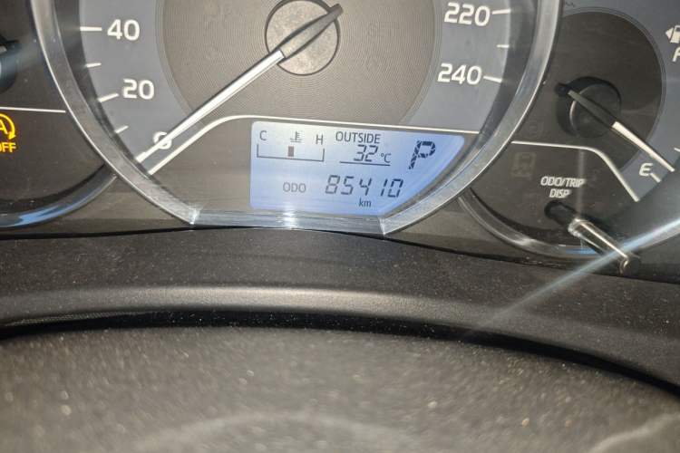 Used Toyota Corolla 2018 1.2T S-CVT GL Smart Enjoyment Version Odometer Close Up