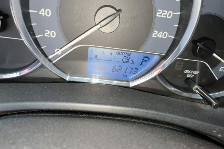Used Toyota Corolla 2018 1.2T S-CVT GL Smart Enjoyment Version Odometer Close Up