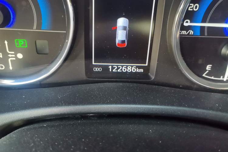 Used Toyota Corolla 2018 Dual-Engine 1.8L E-CVT Smart Edition Odometer Close Up
