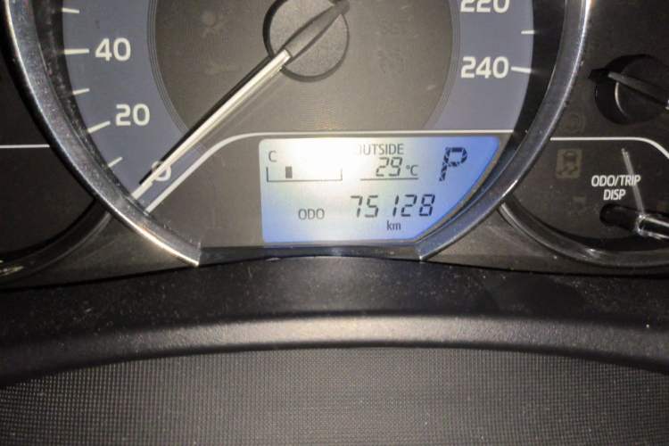 Used Toyota Corolla 2018 1.2T S-CVT GL Smart Enjoyment Version Odometer Close Up