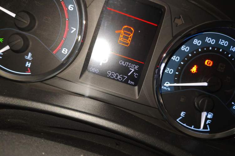 Used Toyota Corolla 2018 1.2T S-CVT GL-i Zhihui Edition Odometer Close Up