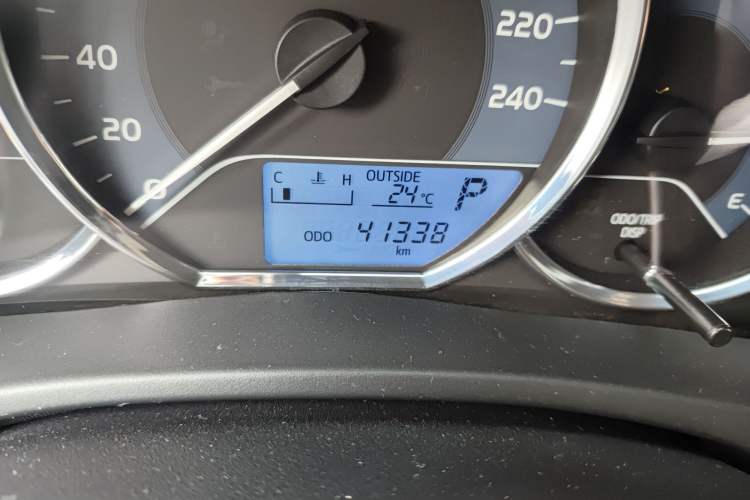Used Toyota Corolla 2018 1.2T S-CVT GL Smart Enjoyment Version Odometer Close Up