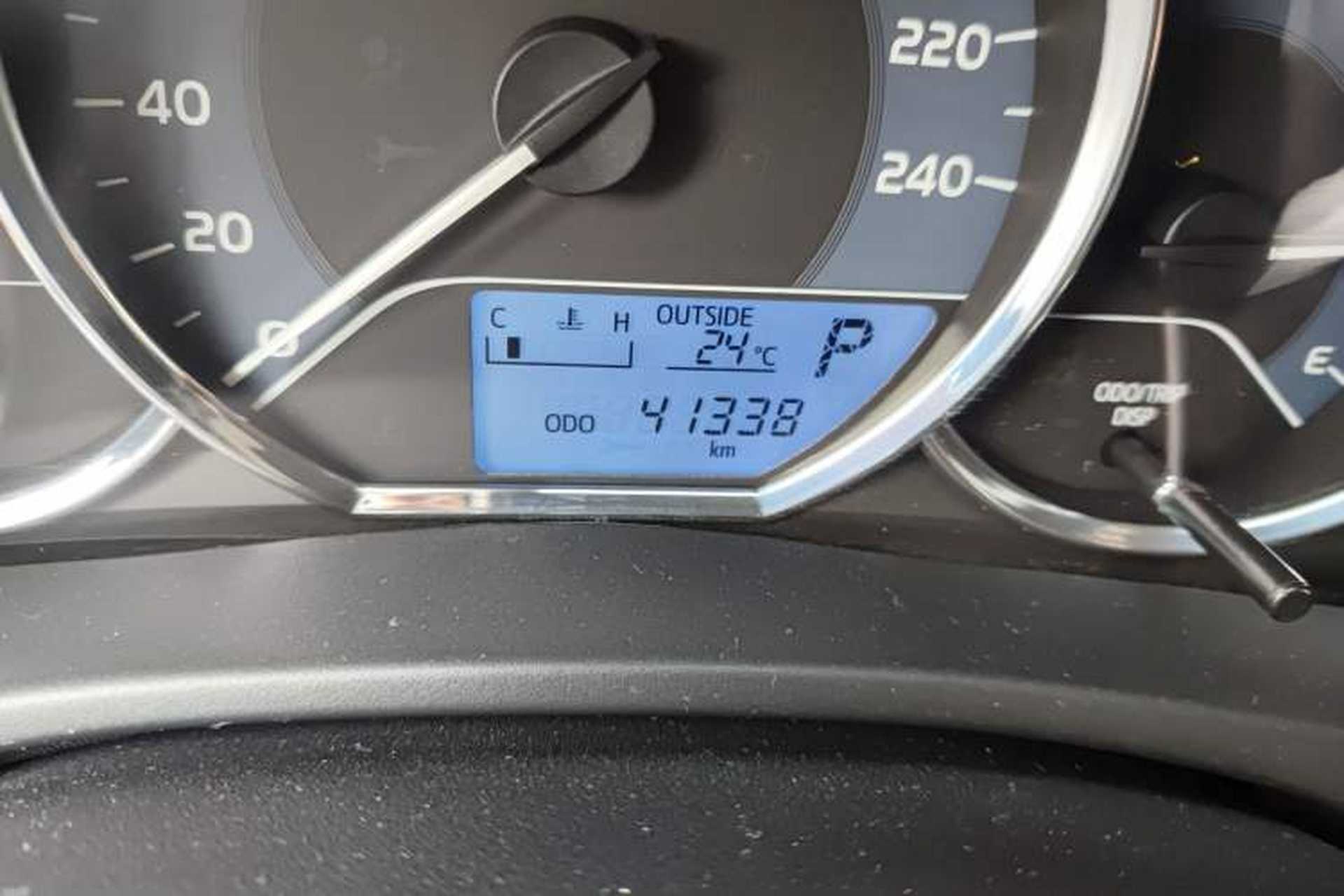 Used Toyota Corolla 2018 1.2T S-CVT GL Smart Enjoyment Version Odometer Close Up