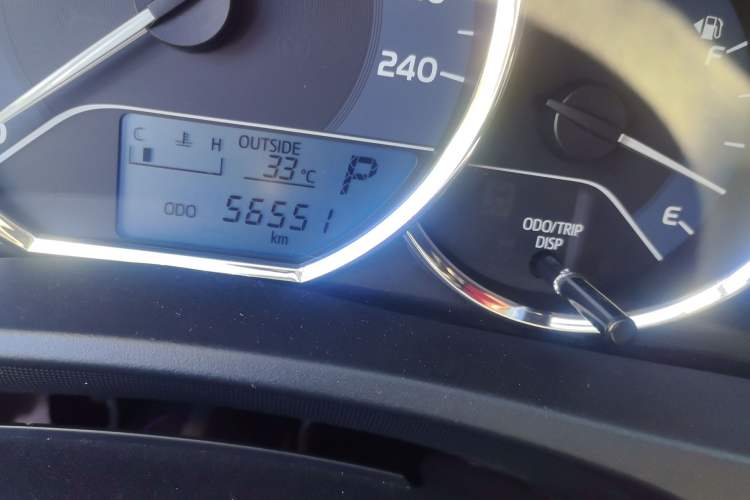 Used Toyota Corolla 2018 1.2T S-CVT GL Smart Enjoyment Version Odometer Close Up