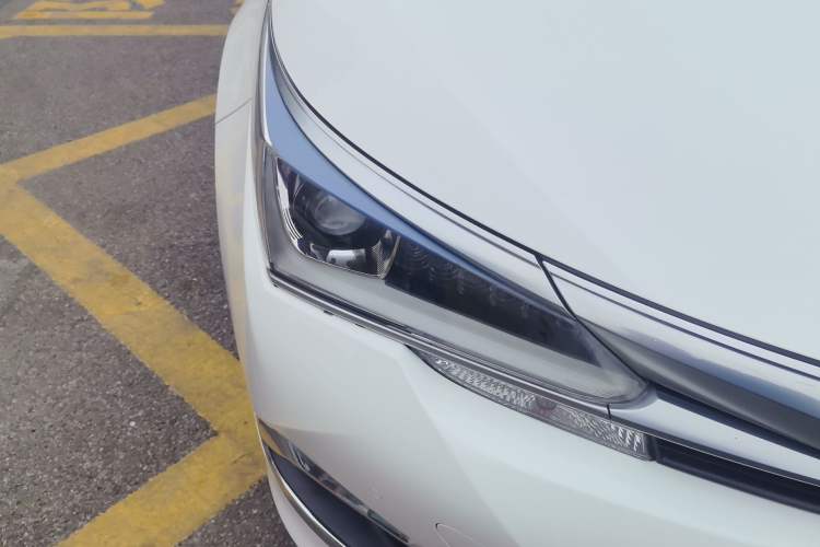 Used Toyota Corolla 2018 Dual-Engine 1.8L E-CVT Smart Edition Right Front Headlight