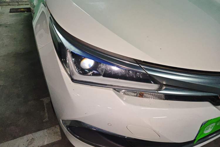 Used Toyota Corolla 2018 Dual-Engine 1.8L E-CVT Smart Edition Right Front Headlight