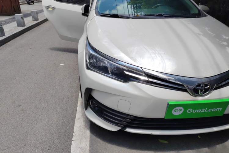 Used Toyota Corolla 2018 1.2T S-CVT GL Smart Enjoyment Version Right Front Headlight