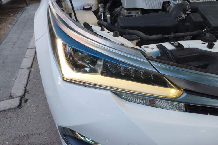 Used Toyota Corolla 2018 Dual-Engine 1.8L E-CVT Smart Edition Right Front Headlight