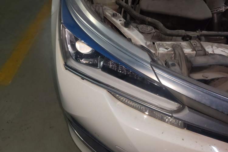 Used Toyota Corolla 2018 Dual-Engine 1.8L E-CVT Smart Edition Right Front Headlight