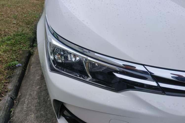 Used Toyota Corolla 2018 1.2T S-CVT GL Smart Enjoyment Version Right Front Headlight