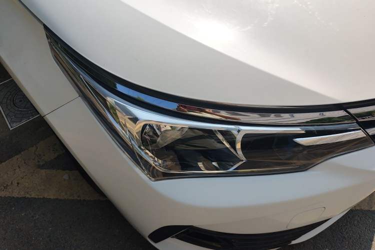 Used Toyota Corolla 2018 1.2T S-CVT GL Smart Enjoyment Version Right Front Headlight