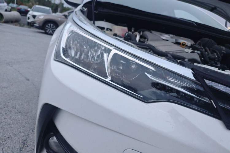 Used Toyota Corolla 2018 1.2T S-CVT GL Smart Enjoyment Version Right Front Headlight