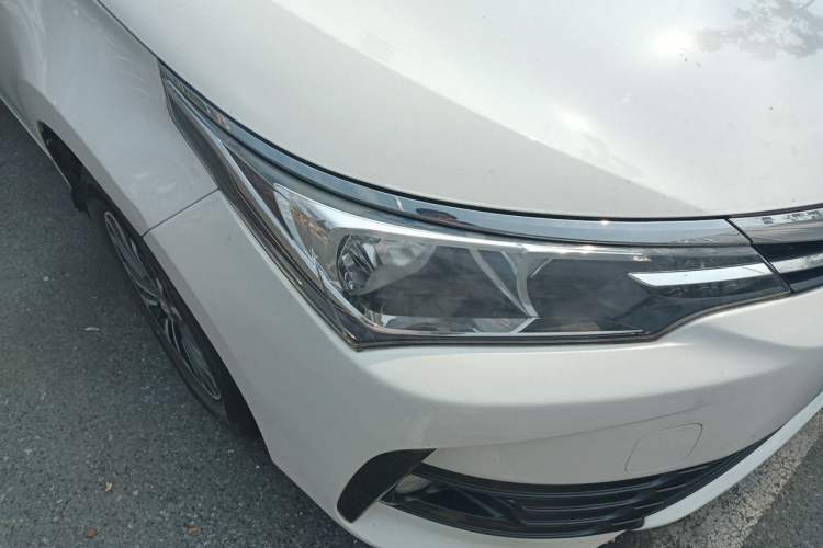 Used Toyota Corolla 2018 1.2T S-CVT GL Smart Enjoyment Version Right Front Headlight