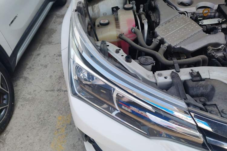 Used Toyota Corolla 2018 1.2T S-CVT GL Smart Enjoyment Version Right Front Headlight