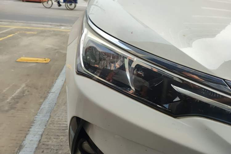 Used Toyota Corolla 2018 1.2T S-CVT GL Smart Enjoyment Version Right Front Headlight