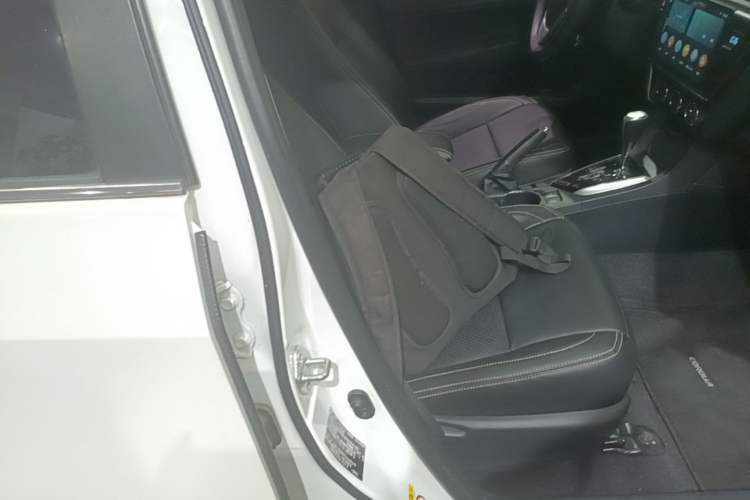 Used Toyota Corolla 2018 1.2T S-CVT GL Smart Enjoyment Version Right Front Seat