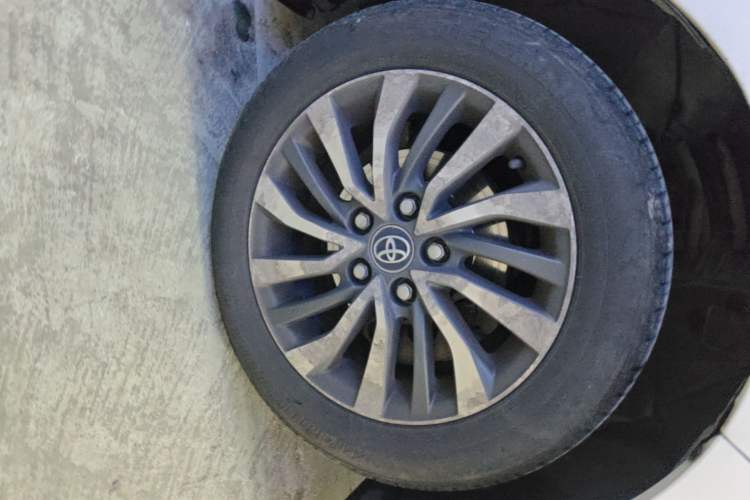 Used Toyota Corolla  Right Front Wheel Hub